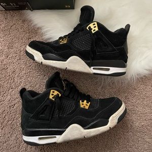 Royalty Jordan 4
